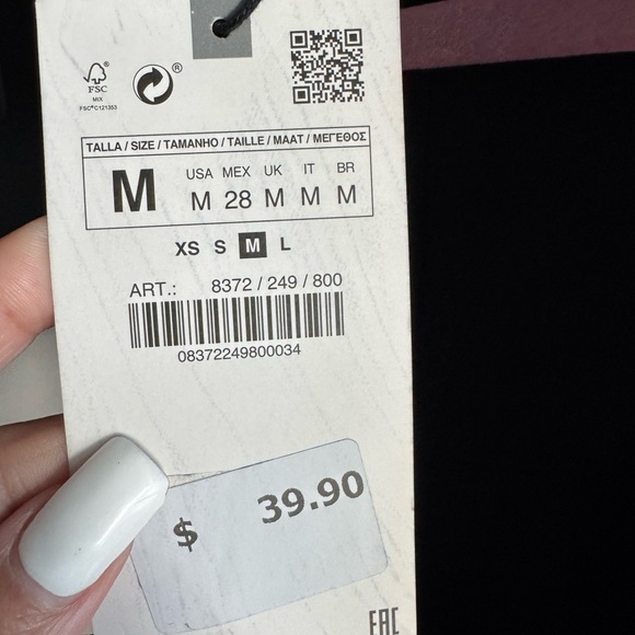 Zara Black Pleated Dress with zipper on the side. - Picture 6 of 6